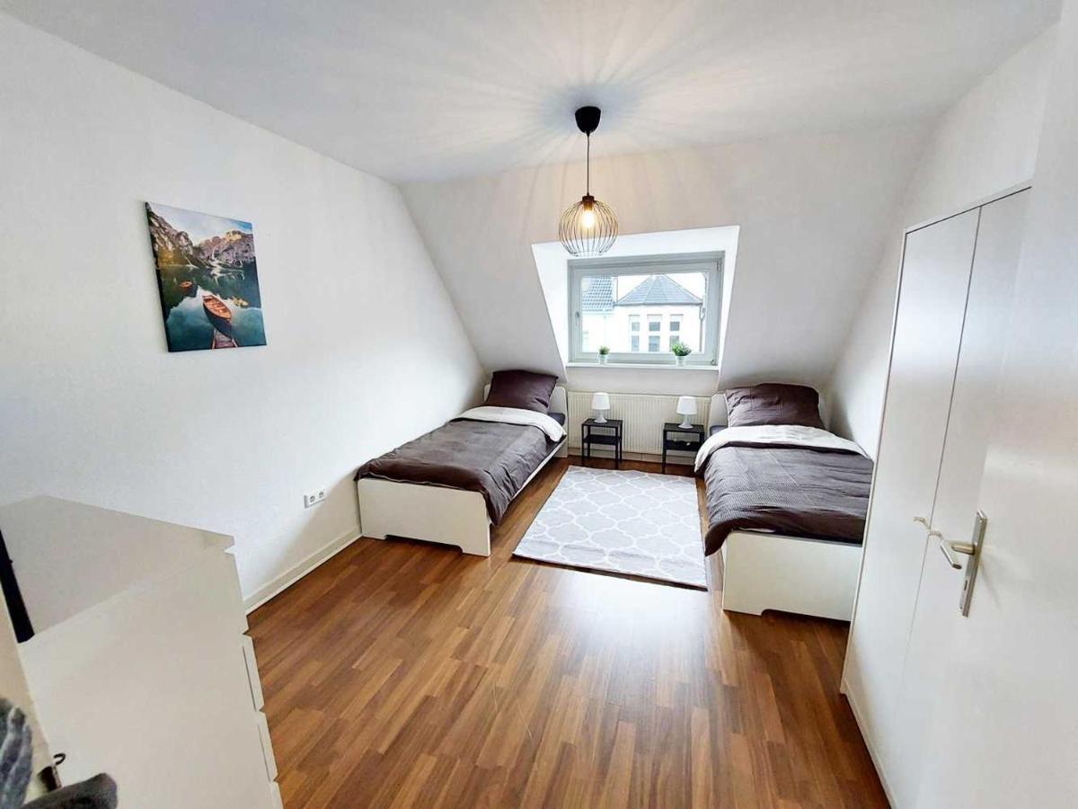Cozy Apartment With Garden In เกลเซนเคียร์เคน ภายนอก รูปภาพ