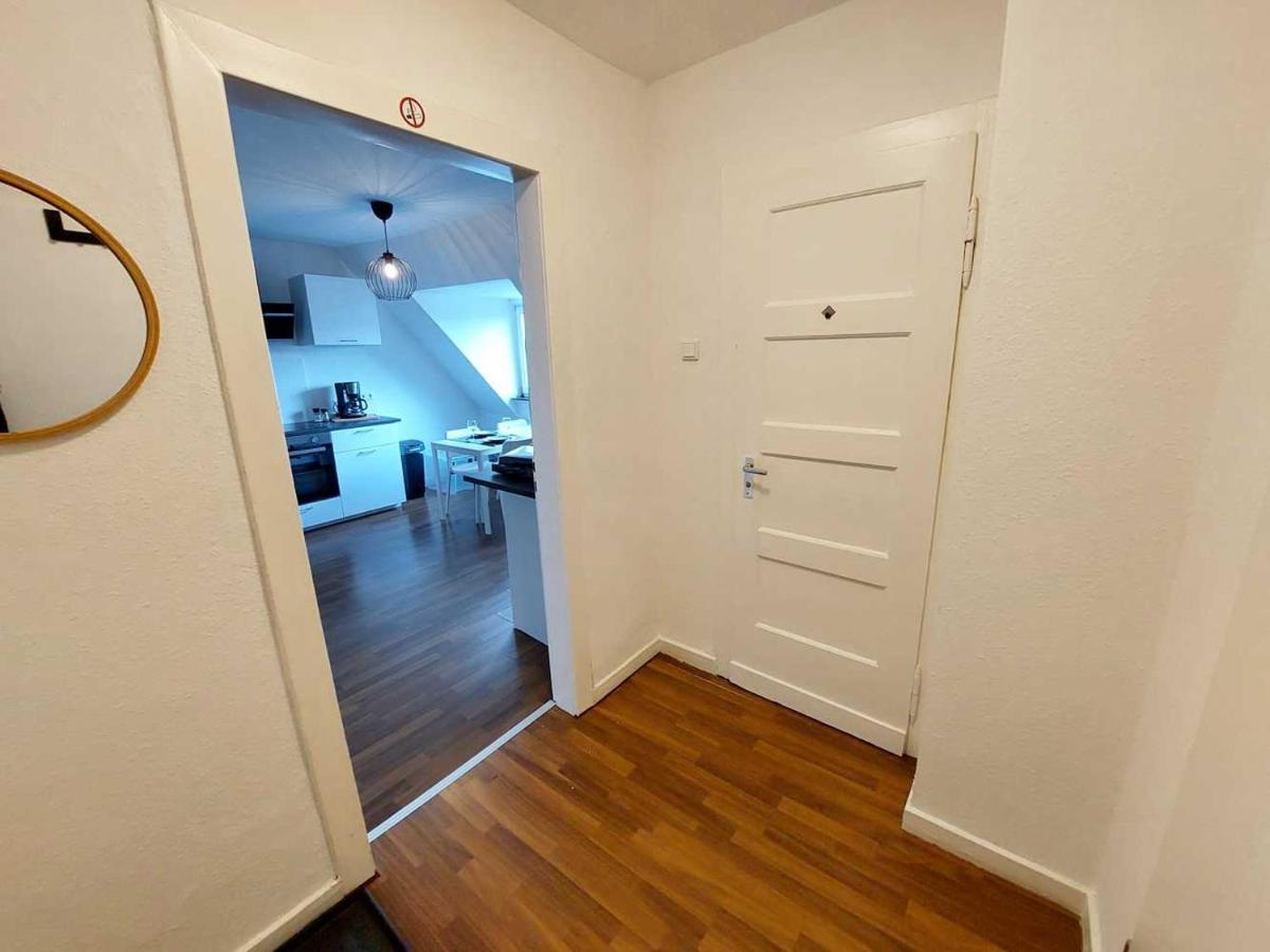 Cozy Apartment With Garden In เกลเซนเคียร์เคน ภายนอก รูปภาพ