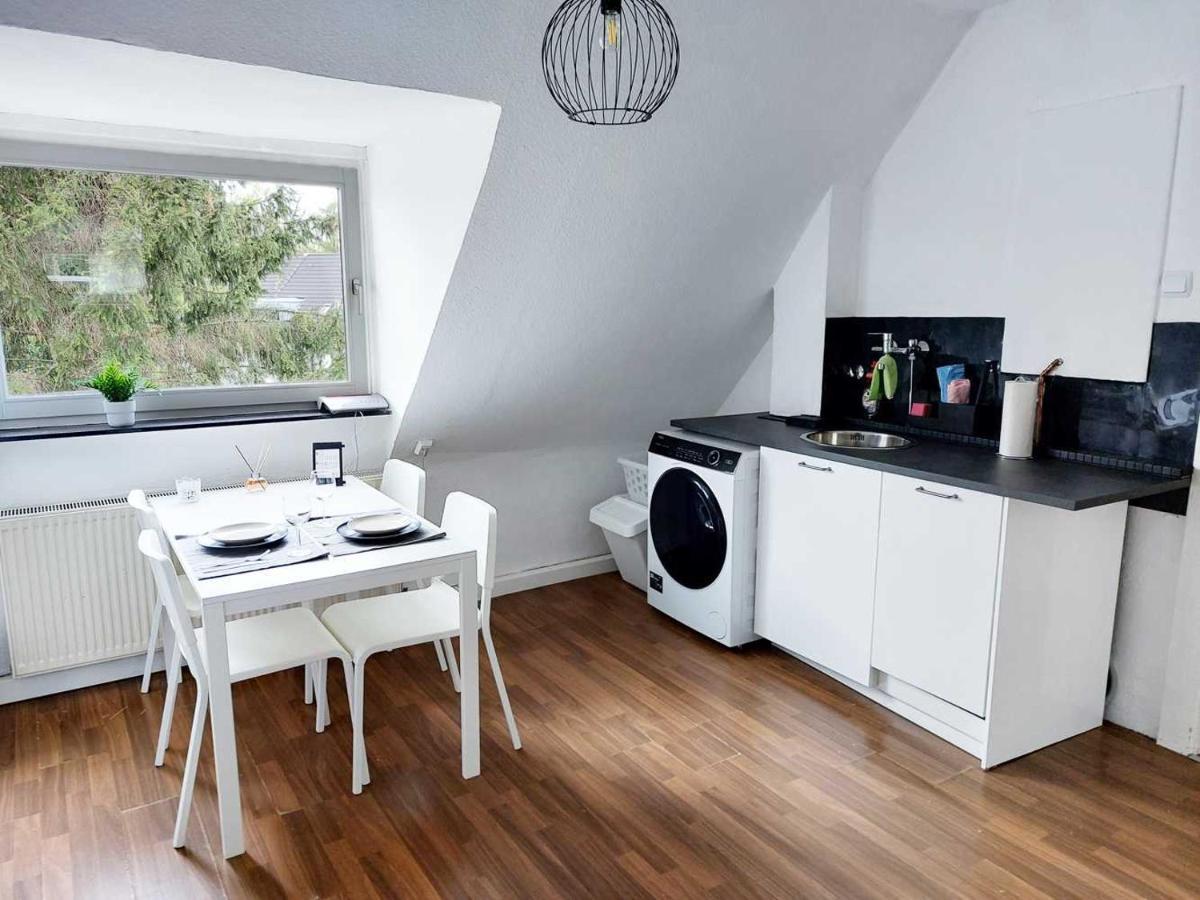 Cozy Apartment With Garden In เกลเซนเคียร์เคน ภายนอก รูปภาพ