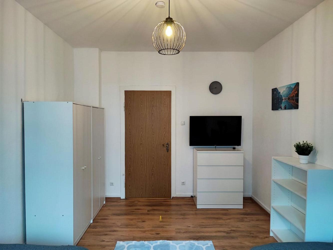 Cozy Apartment With Garden In เกลเซนเคียร์เคน ภายนอก รูปภาพ