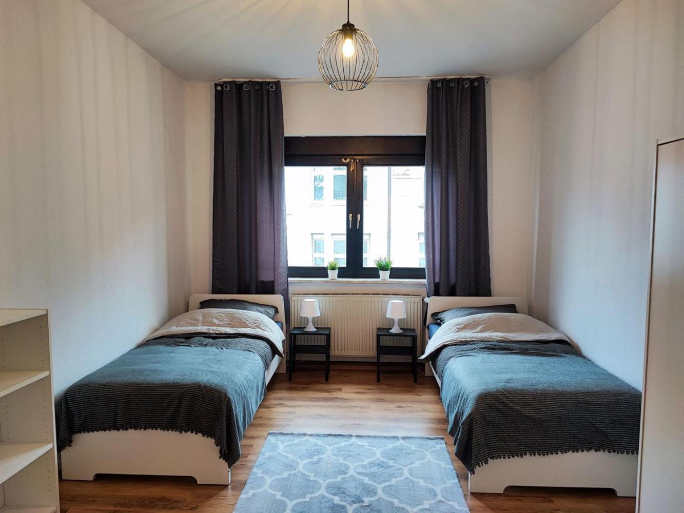Cozy Apartment With Garden In เกลเซนเคียร์เคน ภายนอก รูปภาพ