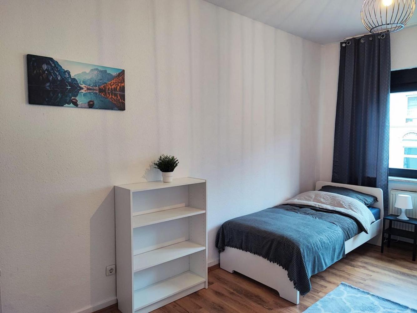 Cozy Apartment With Garden In เกลเซนเคียร์เคน ภายนอก รูปภาพ