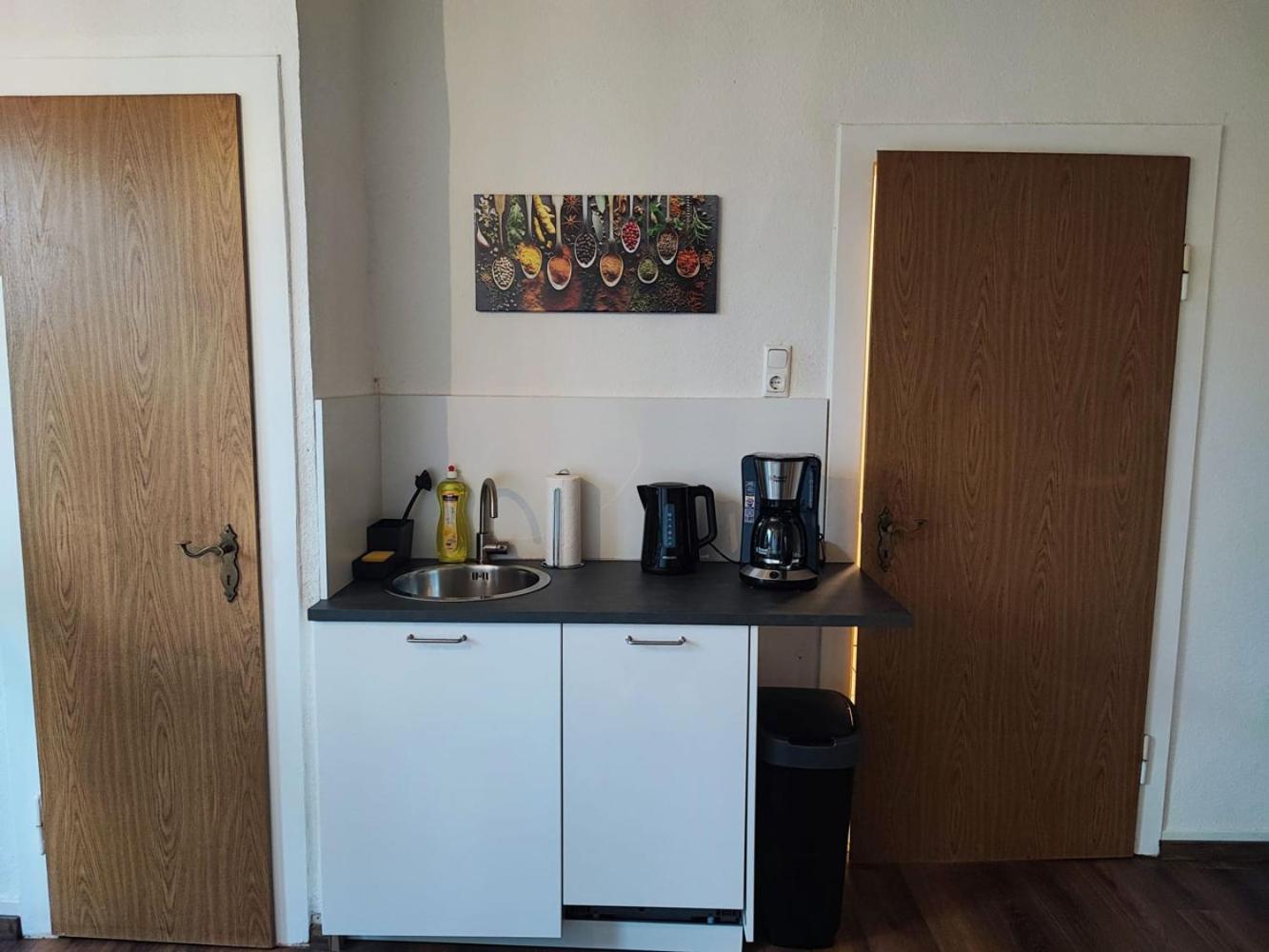 Cozy Apartment With Garden In เกลเซนเคียร์เคน ภายนอก รูปภาพ