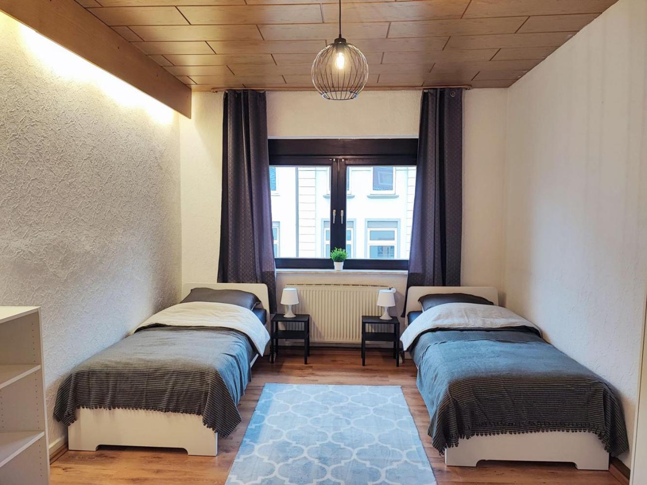 Cozy Apartment With Garden In เกลเซนเคียร์เคน ภายนอก รูปภาพ