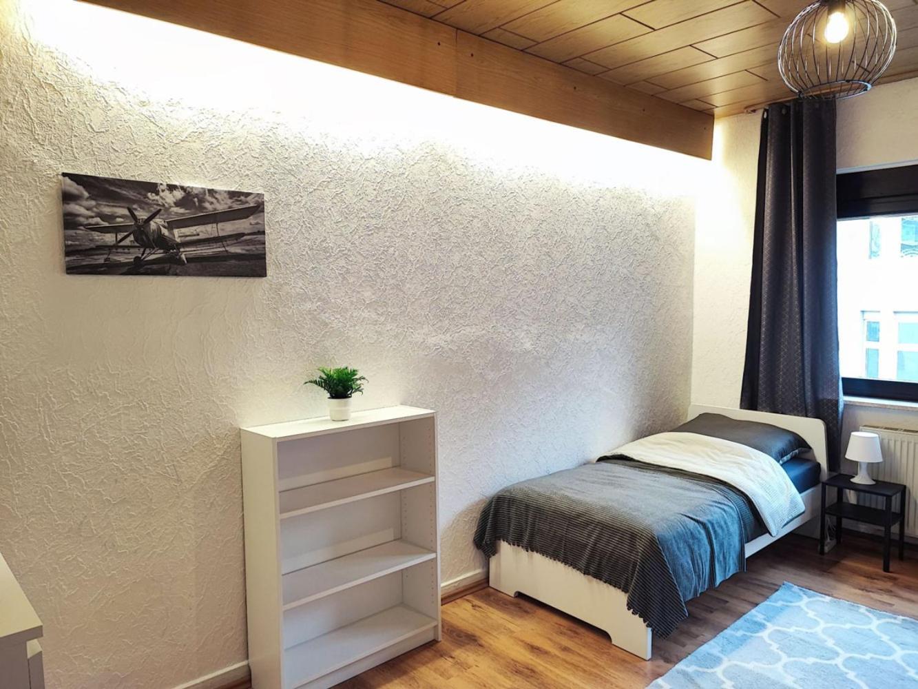 Cozy Apartment With Garden In เกลเซนเคียร์เคน ภายนอก รูปภาพ