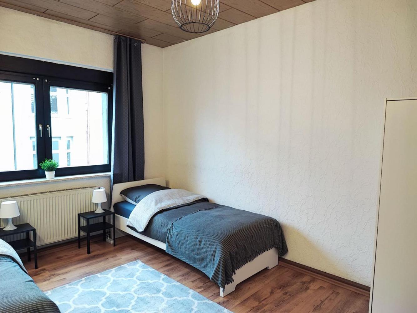 Cozy Apartment With Garden In เกลเซนเคียร์เคน ภายนอก รูปภาพ