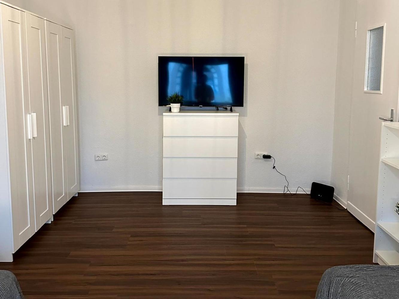 Cozy Apartment With Garden In เกลเซนเคียร์เคน ภายนอก รูปภาพ